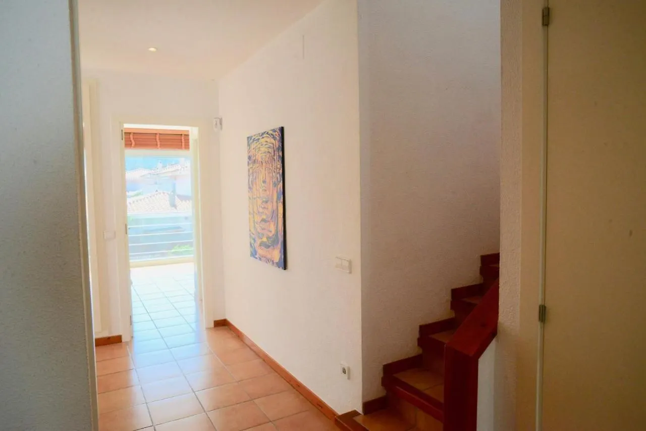 Beachfront Duplex With Terrace And Sea Views - Cadaqués