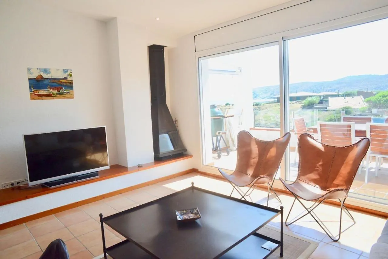 Beachfront Duplex With Terrace And Sea Views - Cadaqués 0*,  Spagna