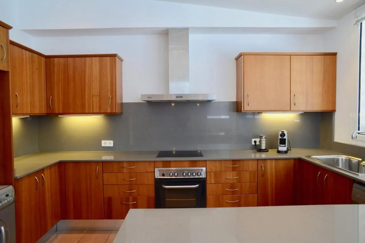 Beachfront Duplex With Terrace And Sea Views - Cadaqués 0*,  Spagna
