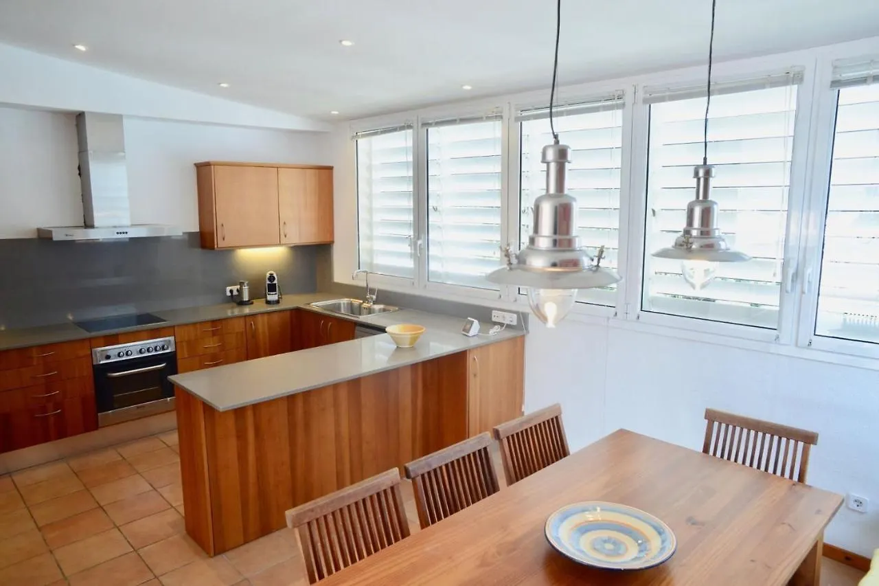 Beachfront Duplex With Terrace And Sea Views - Cadaqués Casa vacanze