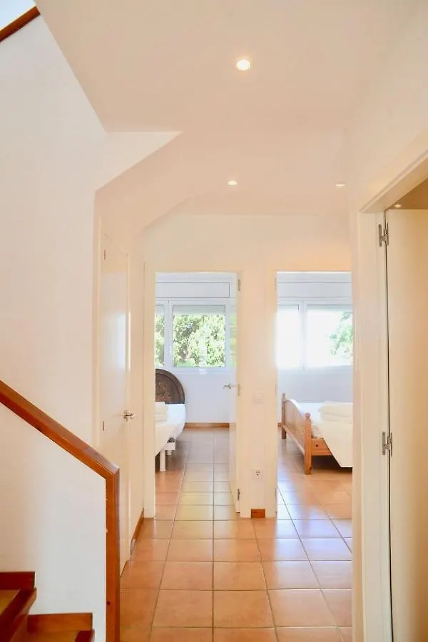 Beachfront Duplex With Terrace And Sea Views - Cadaqués