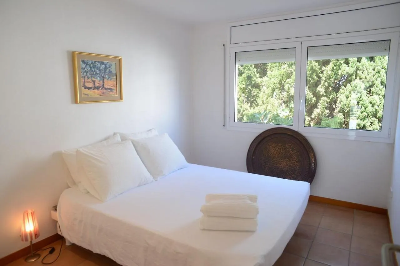 Beachfront Duplex With Terrace And Sea Views - Cadaqués 0*,  Spagna